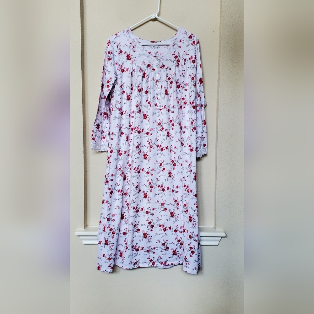 Eileen West Red and White Floral Nightgown.   Size Medium